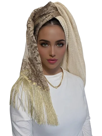 מטפחת לונג דגם פרח בגוון זהב יוקרתי עם טקסטורה מנצנצת ופרנזים