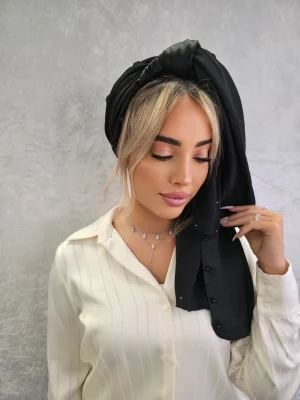 מטפחת פנינה שחורה במראה יוקרתי לאירועים וערב