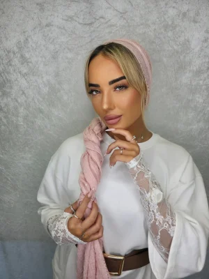 מטפחת לונג אגם ורודה בטקסטורת קמט עם פייטים