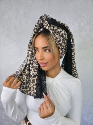 מטפחת לונג מעיין שחורה יוקרתית עם תחרה ופייטים נוצצים