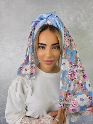 מטפחת אביגיל לונג כחולה יוקרתית עם גימור מבריק ופייטים לאירועים