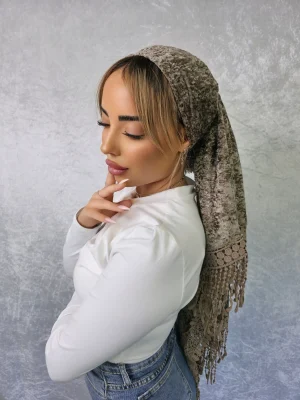 מטפחת לונג רותם חומה עם גימור פנינתי מיוחד