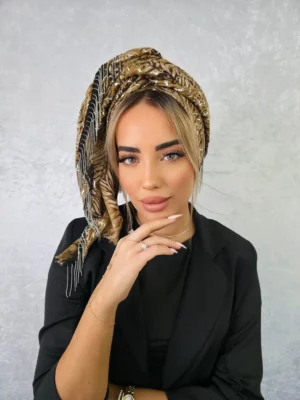 מטפחת בתיה בגוון קאמל חגיגי ואוורירי בסגנון יוקרתי