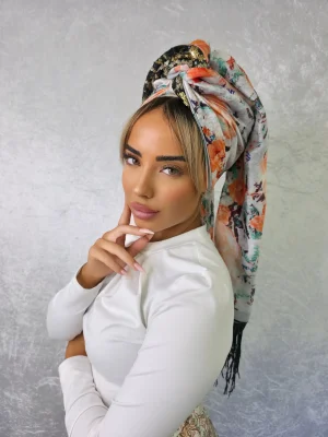 מטפחת ערבה אפור בהיר בדוגמה גיאומטרית מודפסת