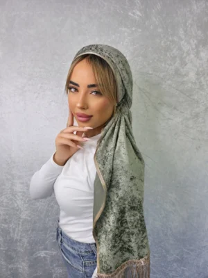 מטפחת שביט ירוק מרווה קטיפתית עם שוליים מעוצבים