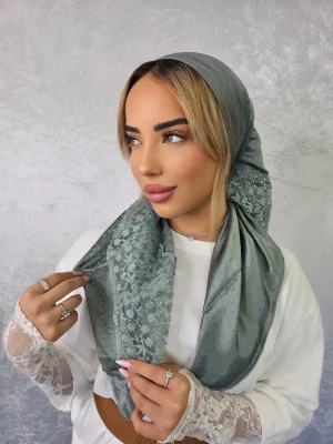 מטפחת אלינור ירוק מרווה אלגנטית בטקסטורת קמט יוקרתית