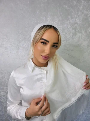 מטפחת טופז לבנה חגיגית ומרשימה לאירועים ולחג