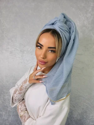 מטפחת ברקת בצבע תכלת עדין בסגנון לונג יוקרתי
