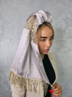 מטפחת נויה לונג בצבע לילך עם פרנזים ועיטורי תחרה