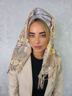 מטפחת לונג אמילי כסופה בעיטור פרנזים ושוליים מעוצבים